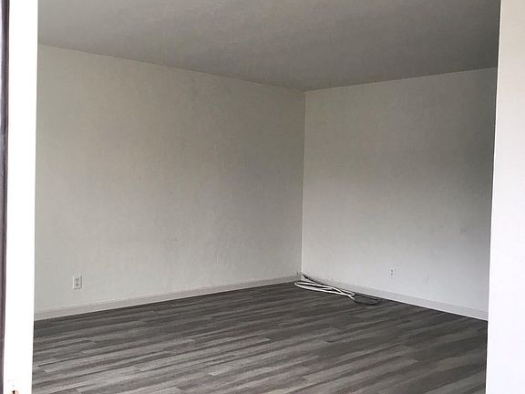 5th image of 232 Cecil Pl