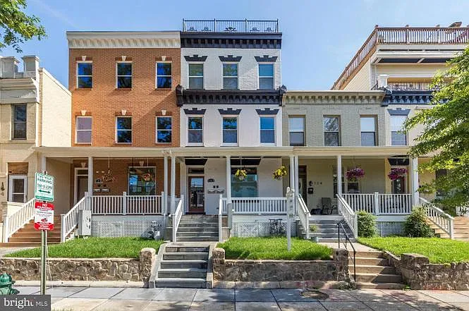 132 Quincy Pl NE #1