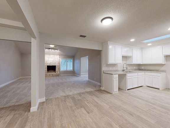3rd image of 15 Revere Pl