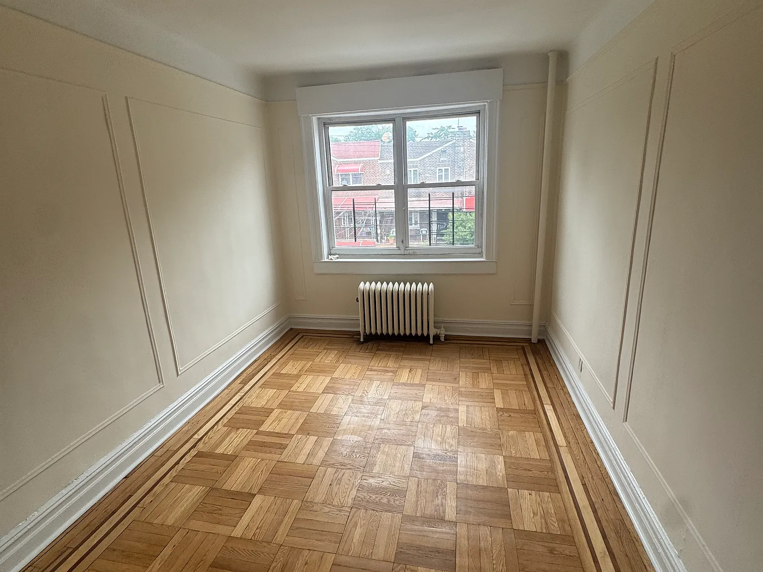 3 bed, 1100 sqft, $3,200 — Photo 2