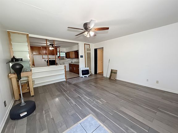 4th image of 1200 Park Dr