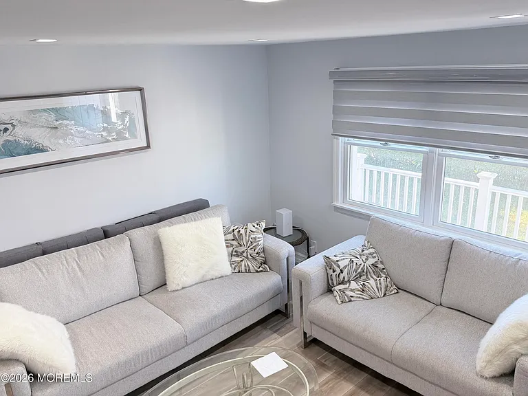 18 Howland Ave — Photo 13