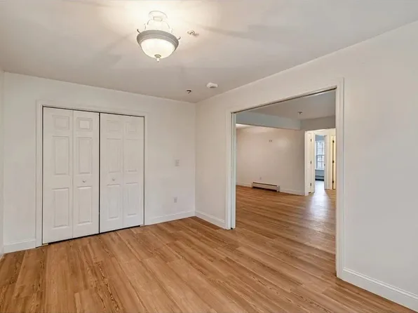 301 Hildred Dr, Burlington, VT