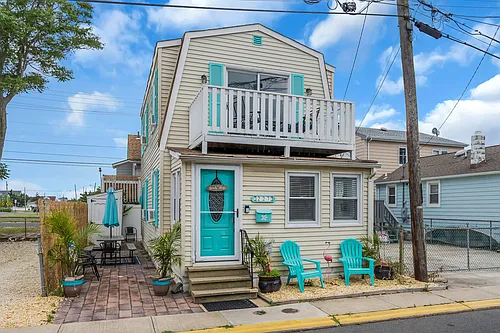 227 Bay Ter Photo 1