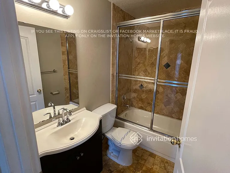 829 W Charing Cross Cir — Photo 11