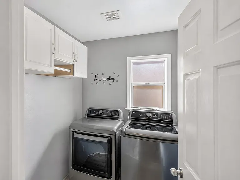 8528 Myrsine Ct — Photo 17