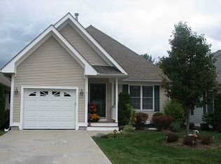 7 Daisy Ln, Coventry, RI 02816