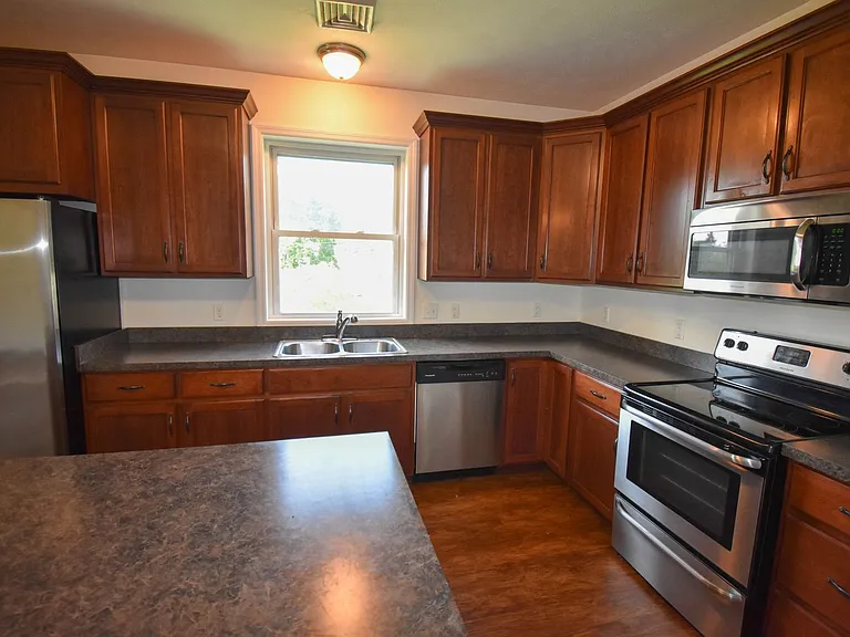 48 W Main St — Photo 7