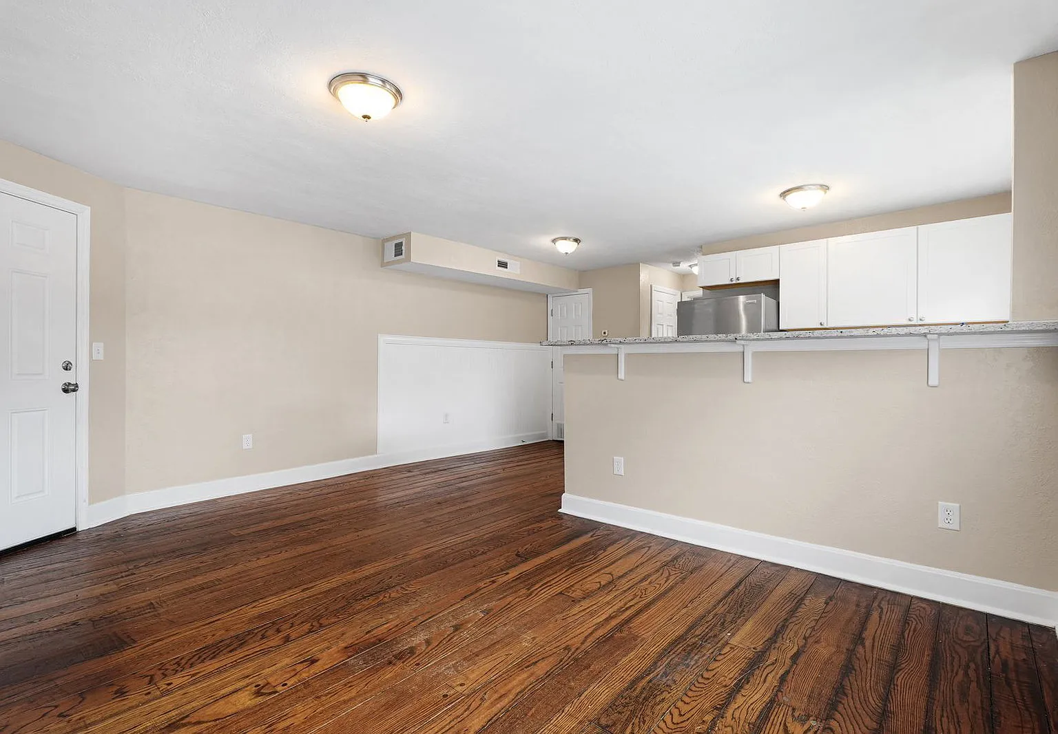 1 bed, 1.0 bath, $850 — Photo 3