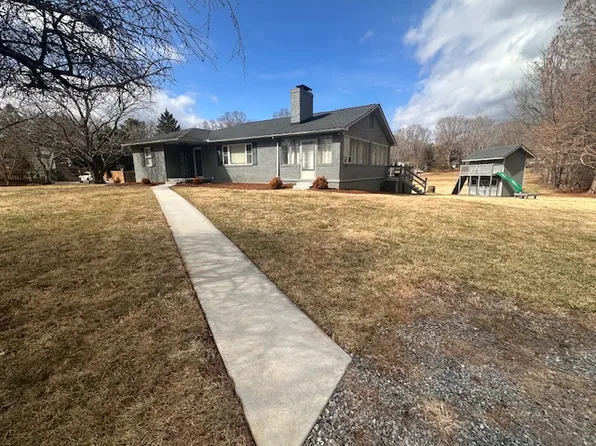 54 Liberty Rd, Candler, NC 28715