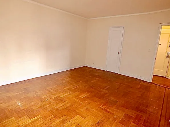 208 East 28th Street image 20 of 28