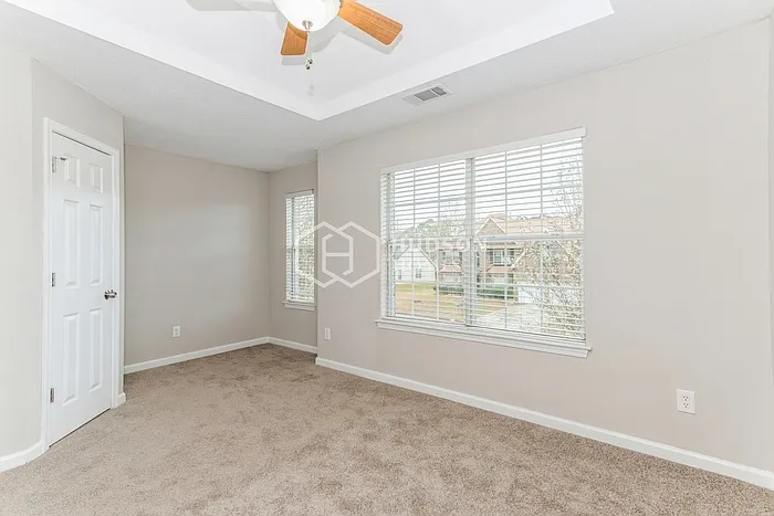 515 Gonzaga Cir — Photo 10