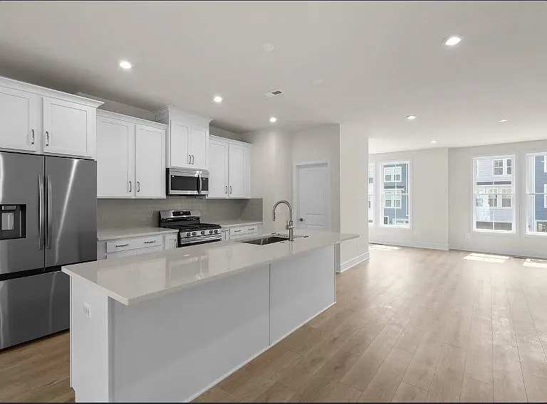 Main Level (Kitchen)