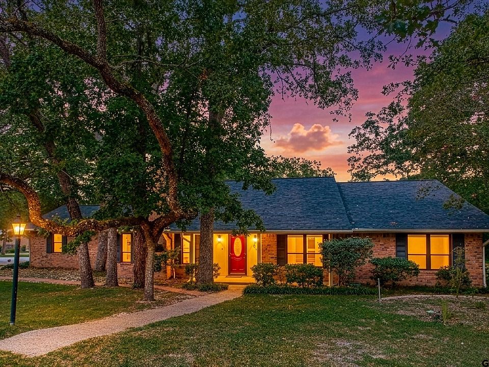 1st image of 520 Dogwood Ln