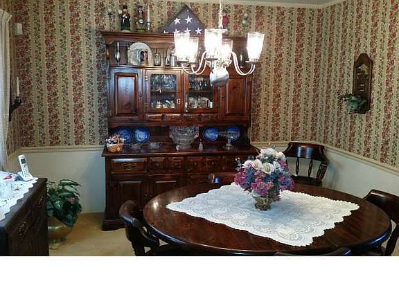 5th image of 551 Fisher Ln