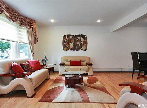 3rd image of 653 Hilda St