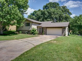 3151 E Meadowmere St, Springfield, MO 65804