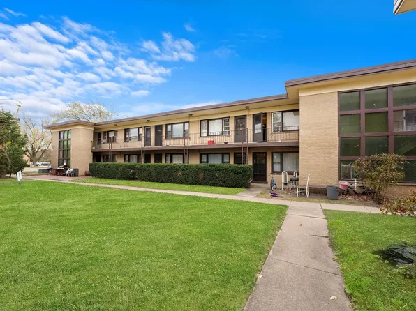 19 King Arthur Ct APT 5, Northlake, IL 60164