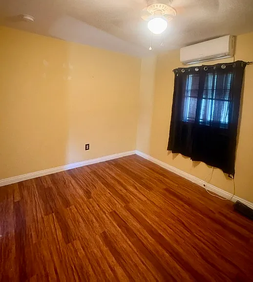 814 Fresno St — Photo 8