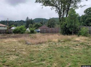 424 SW Cedar St, Mill City, OR 97360