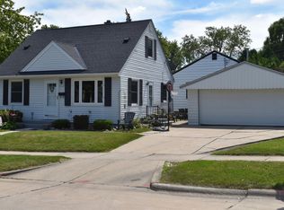 6161 W Stack Ct, Milwaukee, WI 53219