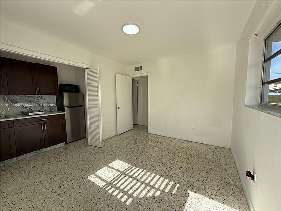 3rd image of 3200 SW 88th Pl
