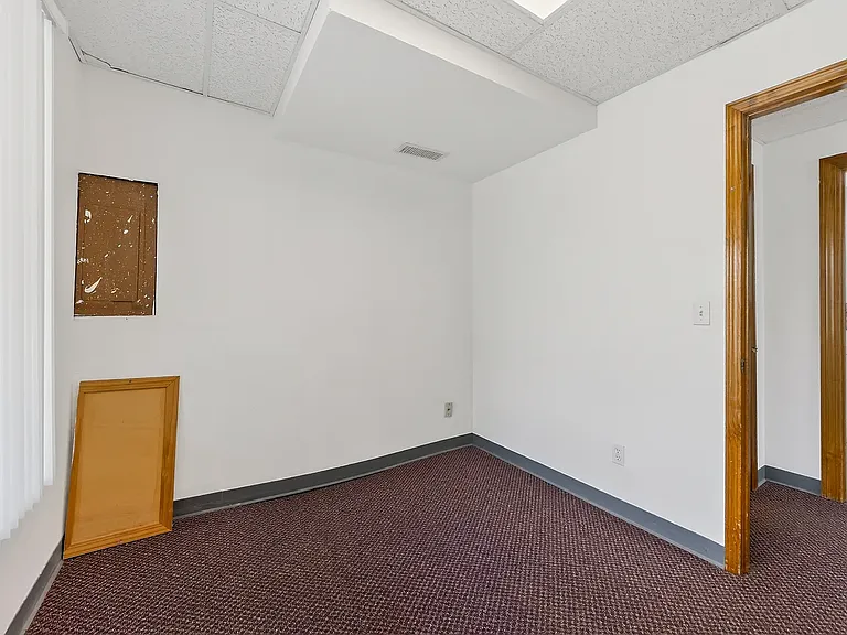 275 S Washington St — Photo 12