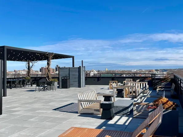 420 Gates Avenue image 16 of 22