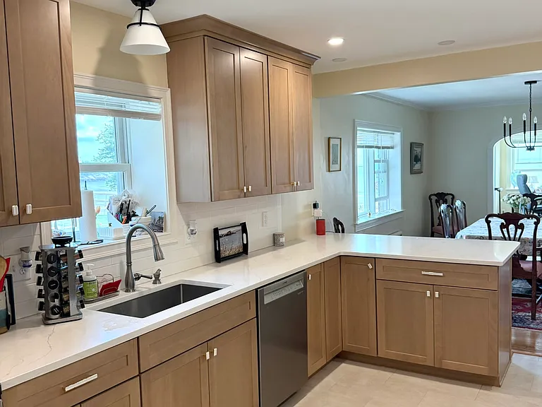 77 Lynn Shore Dr #1 — Photo 4