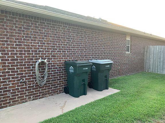 Garbage side