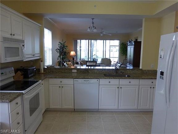 5th image of 3981 Bishopwood Ct E Unit 101