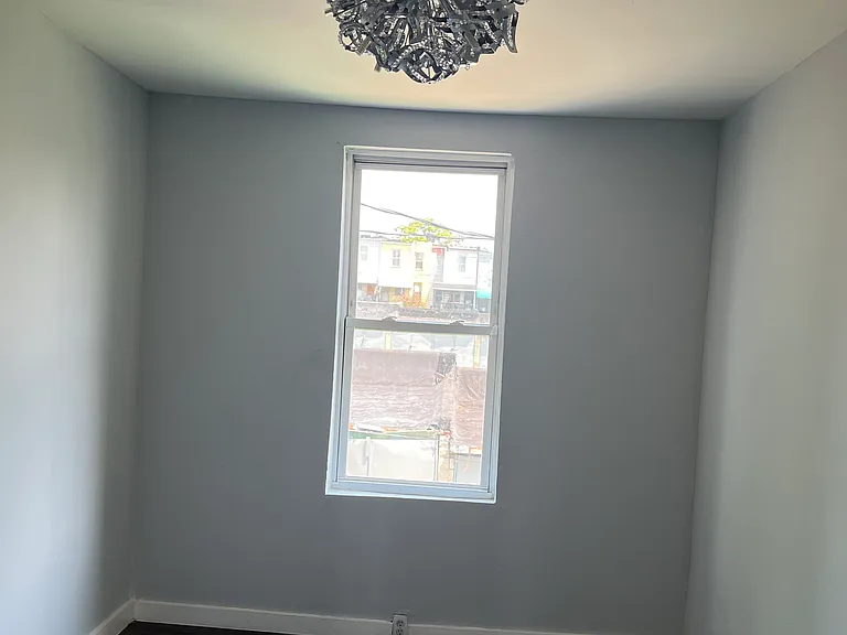 1115 N Lakewood Ave — Photo 5