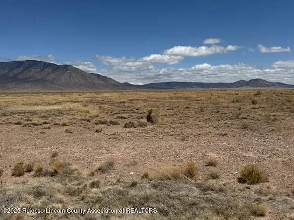 211 High Noon Rd, Carrizozo, NM 88301