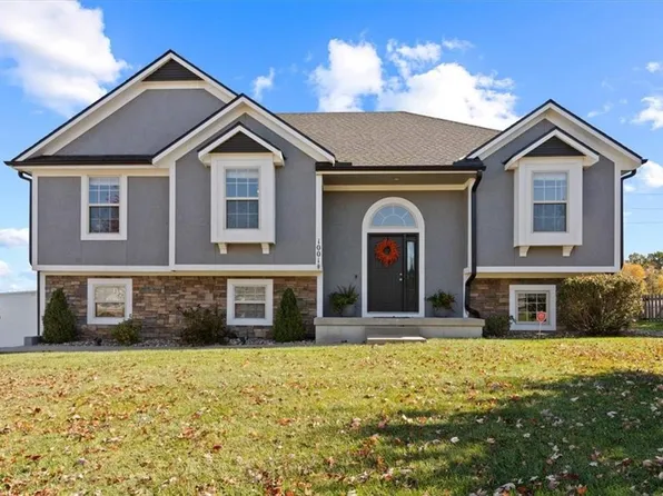 1001 SW Powell Dr, Oak Grove, MO 64075