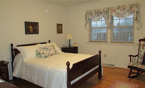 2nd image of 5117 Hillcrest Ln