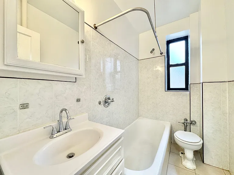 36-40 Bowne St #4B — Photo 9