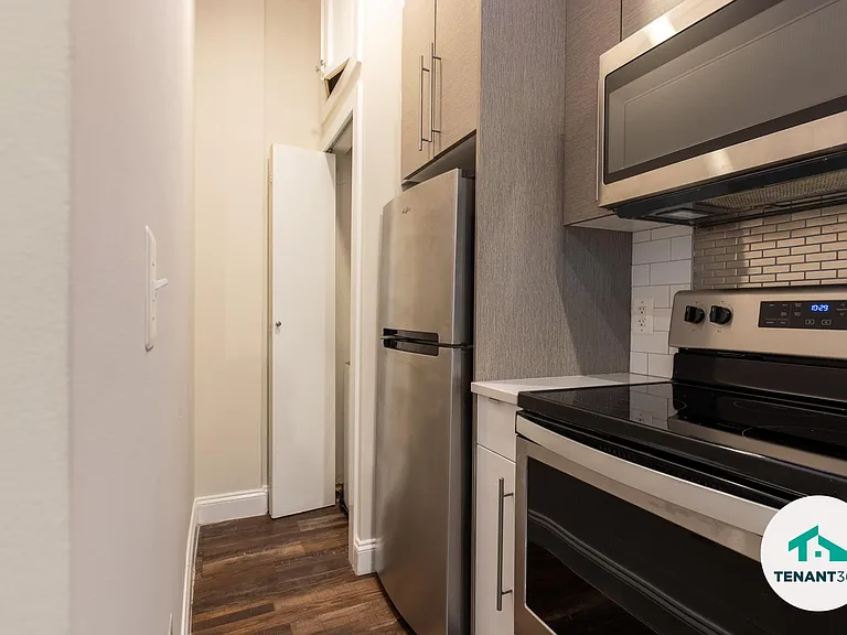 8 E Fayette St #201 — Photo 11