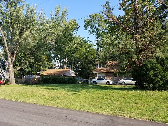 Jewel Ct facing Southeast