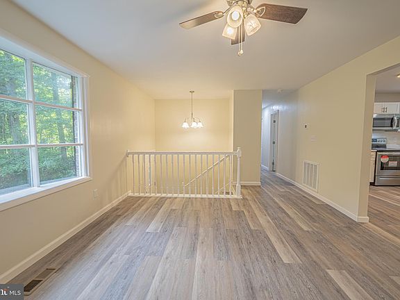 4th image of 173 Shady Acres Ln