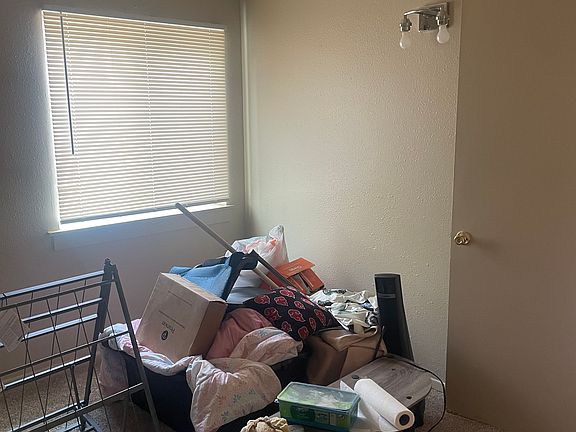 4th image of 975 S Richards Ave #2