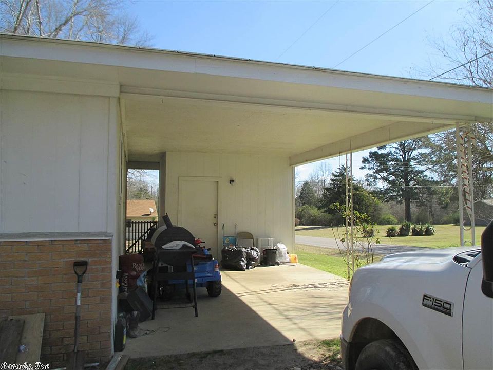 2nd image of 1212 Mockingbird Ln