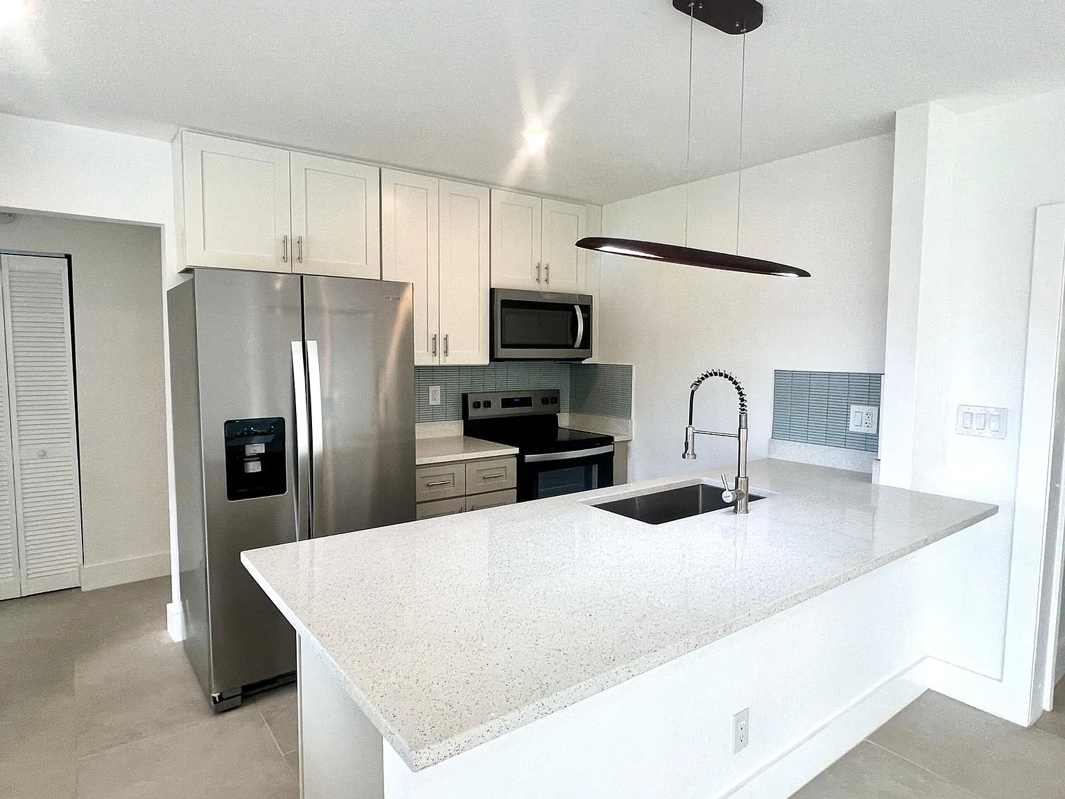 2 bed, 1371 sqft, $2,300 — Photo 4