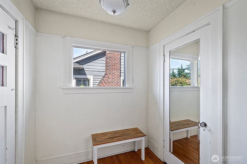5th image of 5016 7th Ave Ne