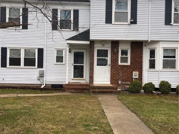 12 Tiger Lilly Ct, Sayreville, NJ 08872