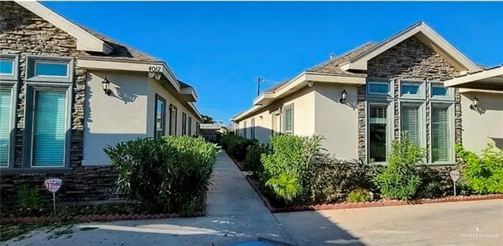 1 bed, 1.5 bath, 950 sqft, $950 — Photo 1