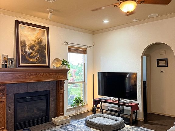 4th image of 3008 Elie St