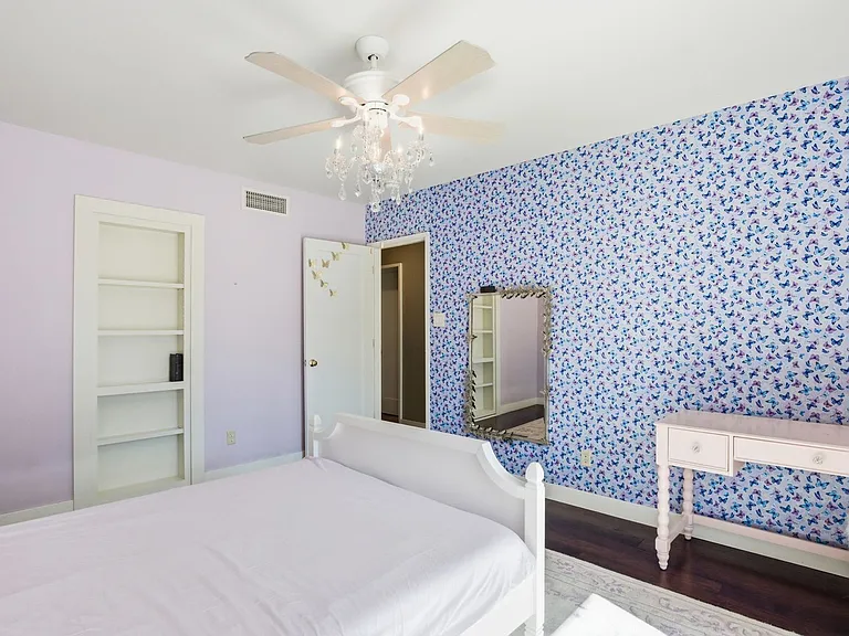 2939 N Manor Dr W — Photo 21