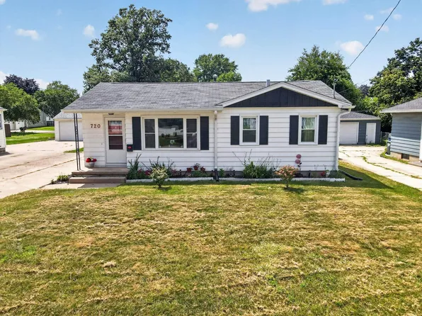 720 Dena St, Waterloo, IA 50702