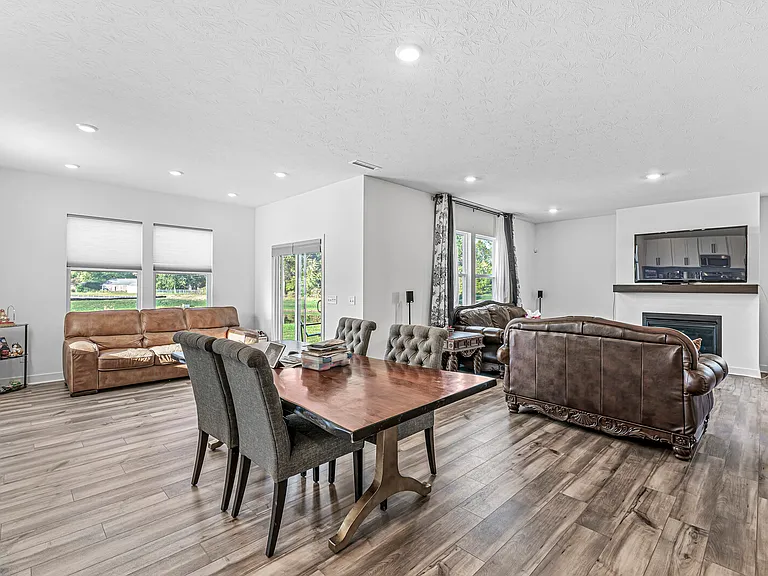 2240 Bauer Creek Dr — Photo 11
