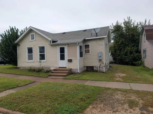 624 State St, Cedar Falls, IA 50613